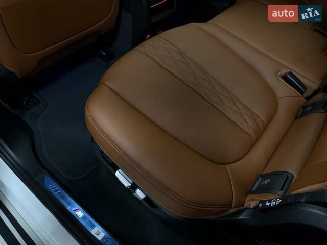 Белый БМВ X7, объемом двигателя 3 л и пробегом 1 тыс. км за 146900 $, фото 55 на Automoto.ua