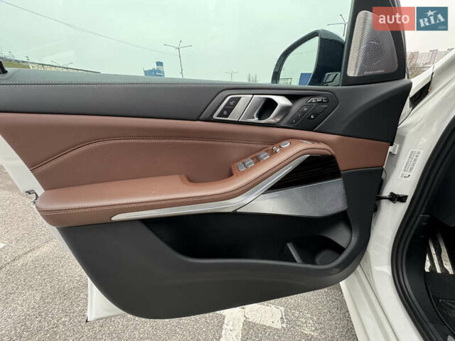 Белый БМВ X7, объемом двигателя 2.99 л и пробегом 34 тыс. км за 134000 $, фото 23 на Automoto.ua