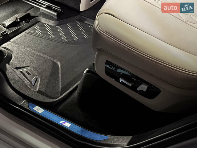 Белый БМВ X7, объемом двигателя 4.39 л и пробегом 35 тыс. км за 149900 $, фото 32 на Automoto.ua