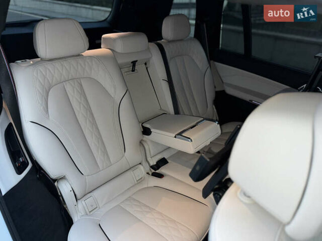Белый БМВ X7, объемом двигателя 4.39 л и пробегом 35 тыс. км за 149900 $, фото 17 на Automoto.ua