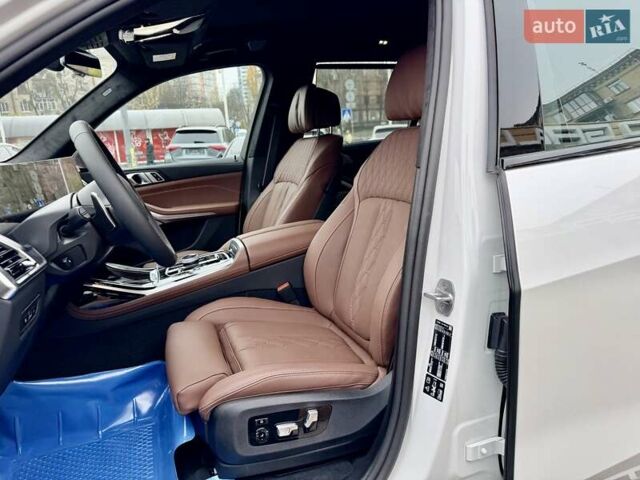 Білий БМВ X7, об'ємом двигуна 3 л та пробігом 1 тис. км за 153500 $, фото 15 на Automoto.ua
