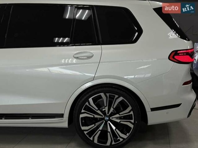 Белый БМВ X7, объемом двигателя 3 л и пробегом 1 тыс. км за 157500 $, фото 32 на Automoto.ua