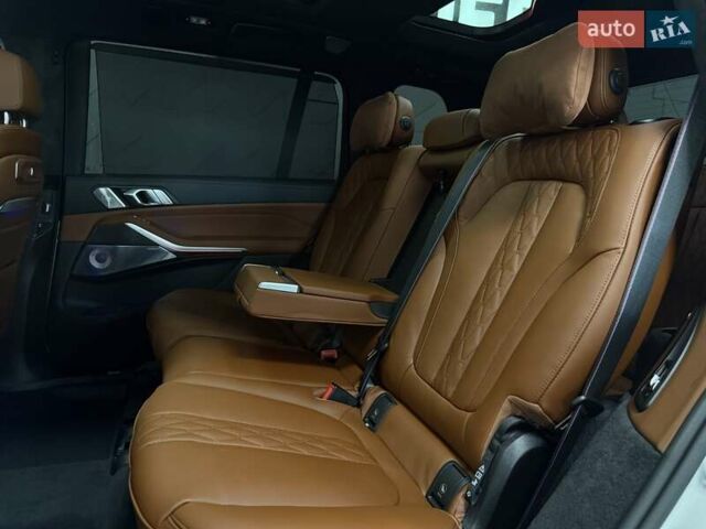 Белый БМВ X7, объемом двигателя 3 л и пробегом 1 тыс. км за 157500 $, фото 60 на Automoto.ua