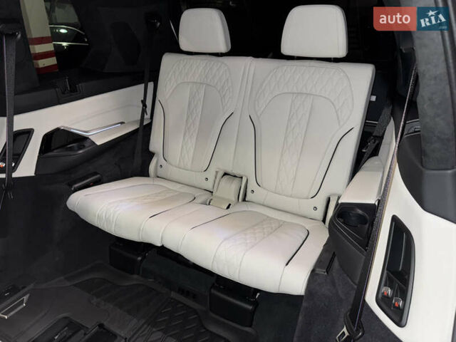 Белый БМВ X7, объемом двигателя 4.39 л и пробегом 35 тыс. км за 149900 $, фото 41 на Automoto.ua