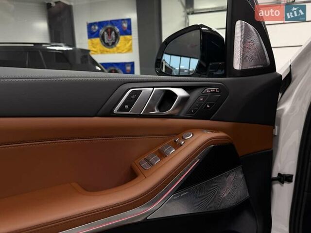 Белый БМВ X7, объемом двигателя 3 л и пробегом 1 тыс. км за 146900 $, фото 48 на Automoto.ua
