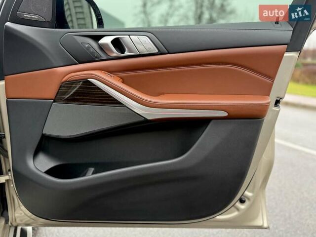 Бежевый БМВ X7, объемом двигателя 3 л и пробегом 118 тыс. км за 64700 $, фото 28 на Automoto.ua