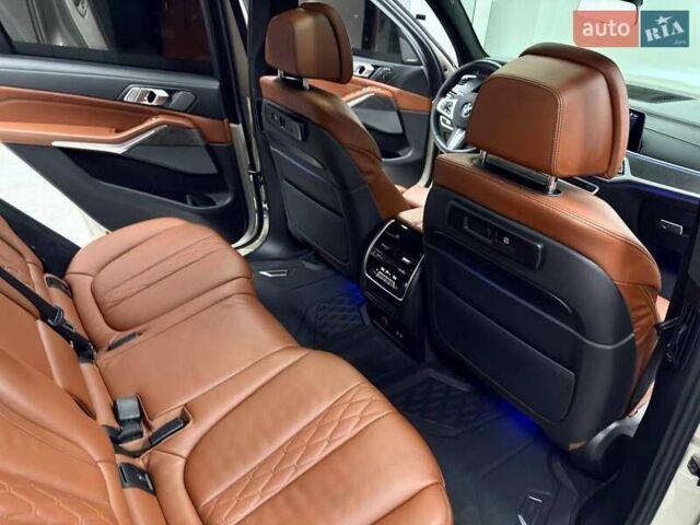 Бежевый БМВ X7, объемом двигателя 2.99 л и пробегом 157 тыс. км за 65800 $, фото 47 на Automoto.ua