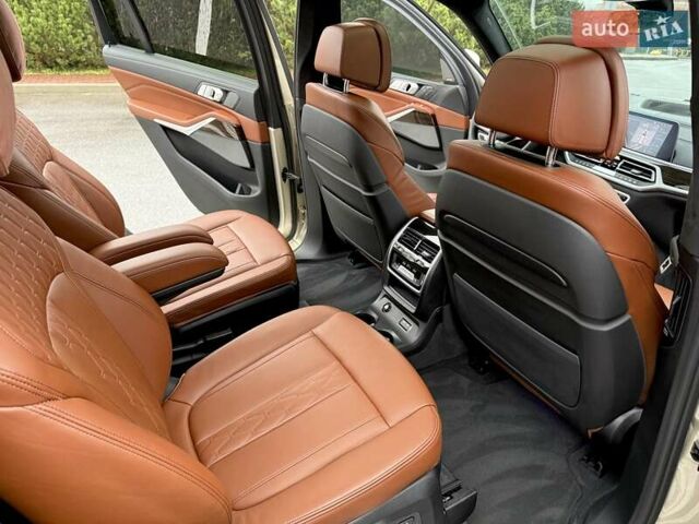 Бежевый БМВ X7, объемом двигателя 3 л и пробегом 118 тыс. км за 64700 $, фото 41 на Automoto.ua