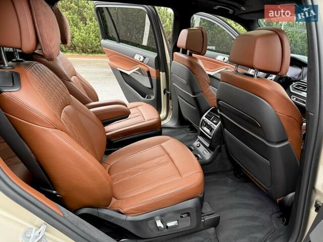 Бежевый БМВ X7, объемом двигателя 3 л и пробегом 118 тыс. км за 64700 $, фото 40 на Automoto.ua