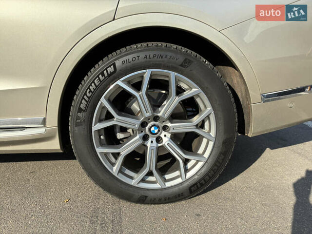 Бежевый БМВ X7, объемом двигателя 3 л и пробегом 117 тыс. км за 61999 $, фото 1 на Automoto.ua