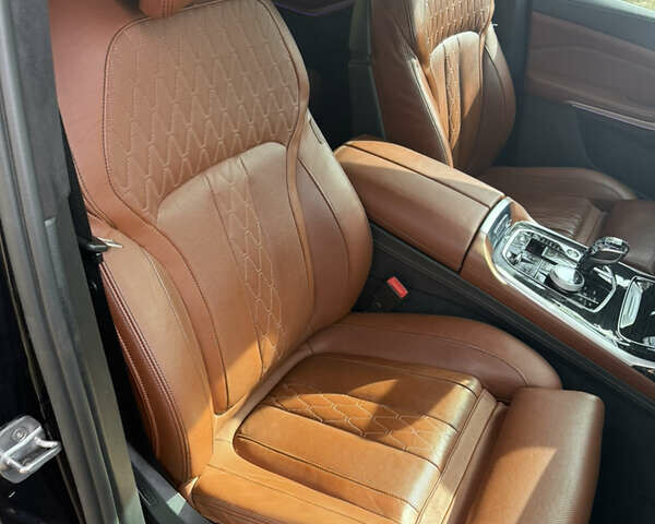 Черный БМВ X7, объемом двигателя 3 л и пробегом 95 тыс. км за 69000 $, фото 4 на Automoto.ua