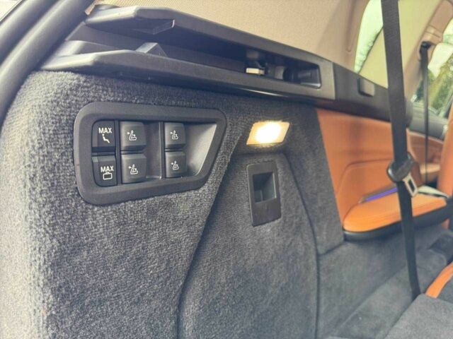 Черный БМВ X7, объемом двигателя 3 л и пробегом 120 тыс. км за 55000 $, фото 9 на Automoto.ua