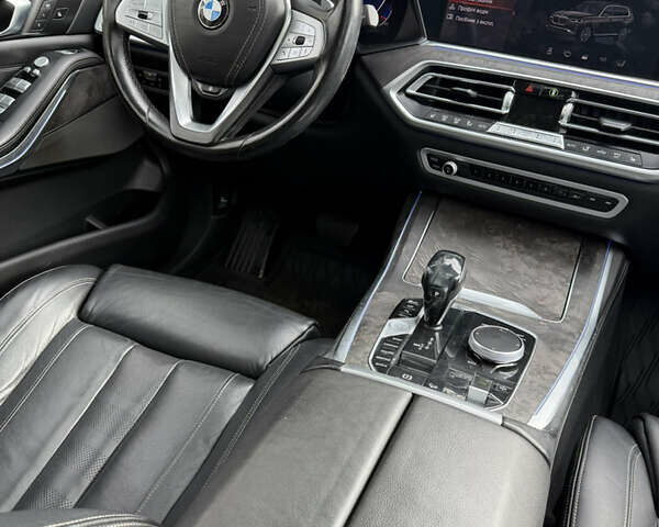 Черный БМВ X7, объемом двигателя 3 л и пробегом 187 тыс. км за 53000 $, фото 7 на Automoto.ua