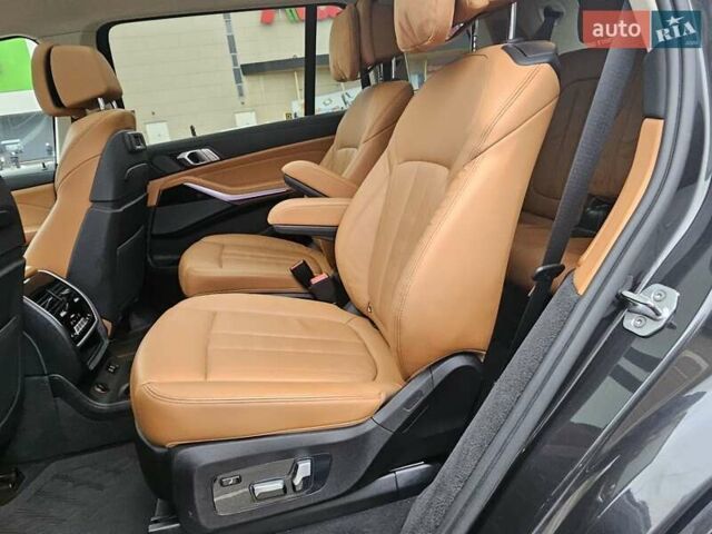 Чорний БМВ X7, об'ємом двигуна 0 л та пробігом 185 тис. км за 49500 $, фото 26 на Automoto.ua