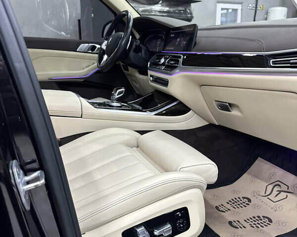 Чорний БМВ X7, об'ємом двигуна 3 л та пробігом 148 тис. км за 53900 $, фото 14 на Automoto.ua