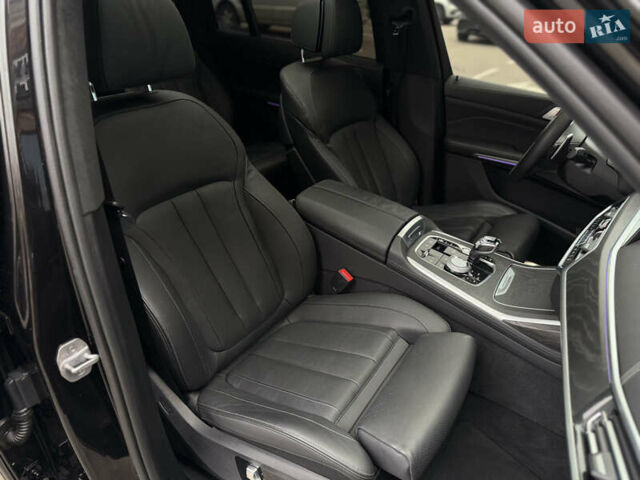 Черный БМВ X7, объемом двигателя 3 л и пробегом 115 тыс. км за 58000 $, фото 22 на Automoto.ua