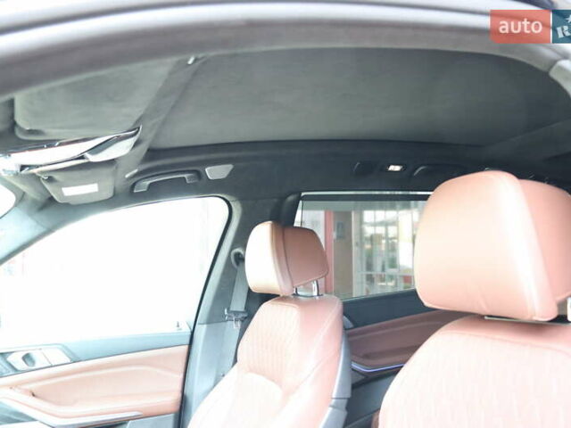 Черный БМВ X7, объемом двигателя 3 л и пробегом 115 тыс. км за 77900 $, фото 17 на Automoto.ua