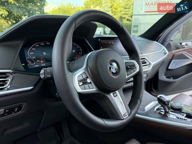 Черный БМВ X7, объемом двигателя 3 л и пробегом 59 тыс. км за 74900 $, фото 27 на Automoto.ua