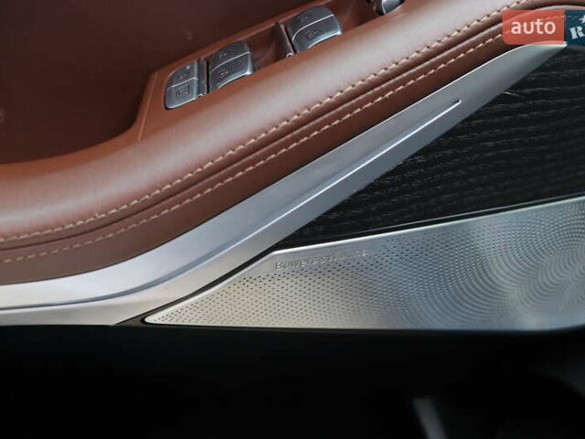 Черный БМВ X7, объемом двигателя 3 л и пробегом 115 тыс. км за 77900 $, фото 13 на Automoto.ua