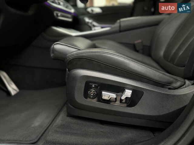 Черный БМВ X7, объемом двигателя 3 л и пробегом 115 тыс. км за 58000 $, фото 38 на Automoto.ua