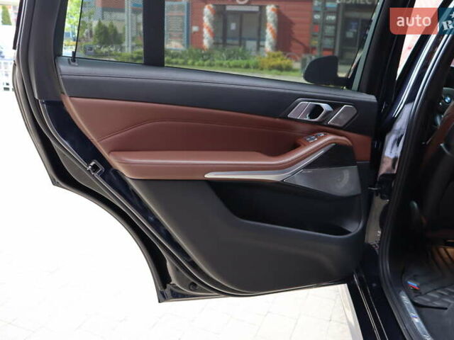 Черный БМВ X7, объемом двигателя 3 л и пробегом 115 тыс. км за 77900 $, фото 36 на Automoto.ua