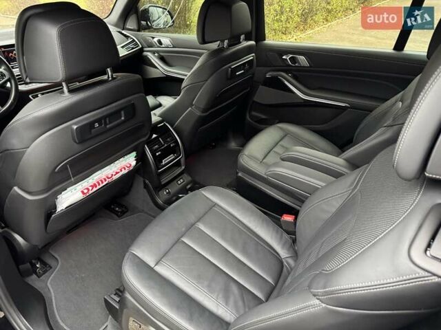 Черный БМВ X7, объемом двигателя 4.39 л и пробегом 38 тыс. км за 65000 $, фото 31 на Automoto.ua