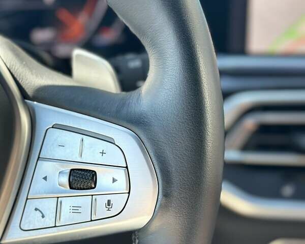 Черный БМВ X7, объемом двигателя 2.99 л и пробегом 40 тыс. км за 87999 $, фото 51 на Automoto.ua