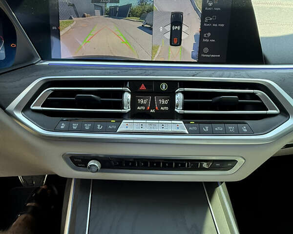 Черный БМВ X7, объемом двигателя 3 л и пробегом 180 тыс. км за 56000 $, фото 15 на Automoto.ua