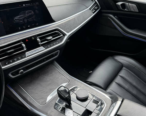 Черный БМВ X7, объемом двигателя 3 л и пробегом 187 тыс. км за 53000 $, фото 2 на Automoto.ua