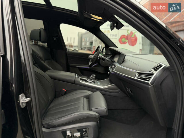 Черный БМВ X7, объемом двигателя 3 л и пробегом 115 тыс. км за 58000 $, фото 23 на Automoto.ua