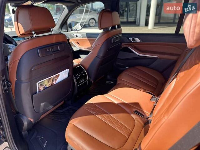 Черный БМВ X7, объемом двигателя 2.99 л и пробегом 40 тыс. км за 87999 $, фото 27 на Automoto.ua