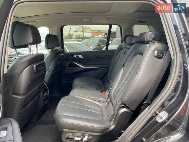 Черный БМВ X7, объемом двигателя 3 л и пробегом 37 тыс. км за 57900 $, фото 24 на Automoto.ua