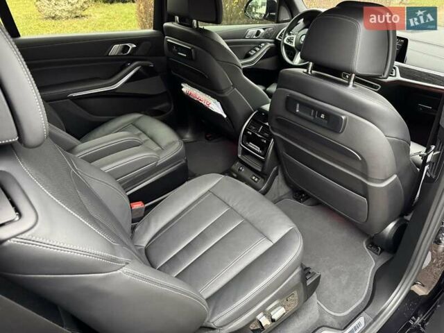 Черный БМВ X7, объемом двигателя 4.39 л и пробегом 38 тыс. км за 65000 $, фото 37 на Automoto.ua