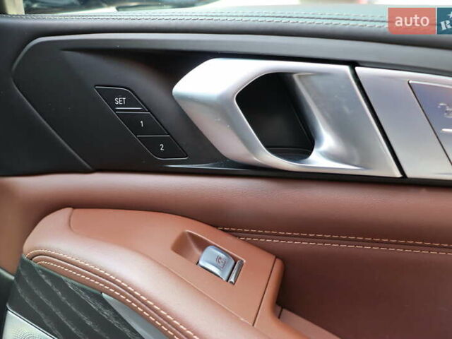 Черный БМВ X7, объемом двигателя 3 л и пробегом 115 тыс. км за 77900 $, фото 58 на Automoto.ua