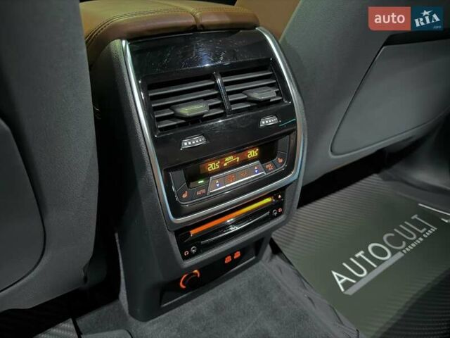 Чорний БМВ X7, об'ємом двигуна 2.99 л та пробігом 115 тис. км за 73000 $, фото 31 на Automoto.ua