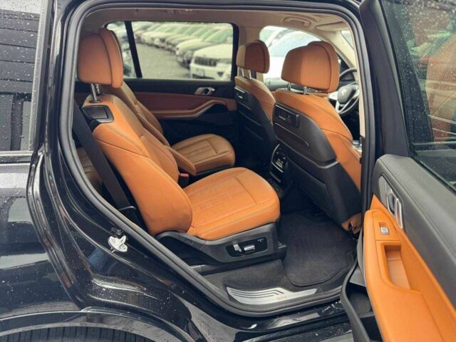 Черный БМВ X7, объемом двигателя 3 л и пробегом 120 тыс. км за 55000 $, фото 15 на Automoto.ua