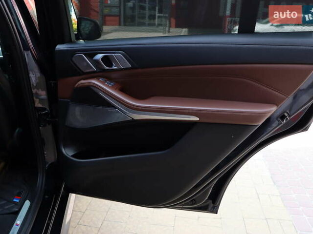 Черный БМВ X7, объемом двигателя 3 л и пробегом 115 тыс. км за 77900 $, фото 52 на Automoto.ua