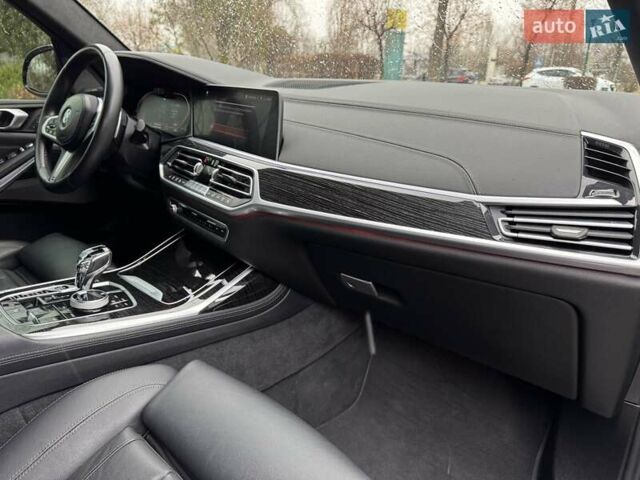 Черный БМВ X7, объемом двигателя 4.39 л и пробегом 38 тыс. км за 65000 $, фото 43 на Automoto.ua