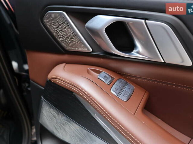 Черный БМВ X7, объемом двигателя 3 л и пробегом 115 тыс. км за 77900 $, фото 53 на Automoto.ua