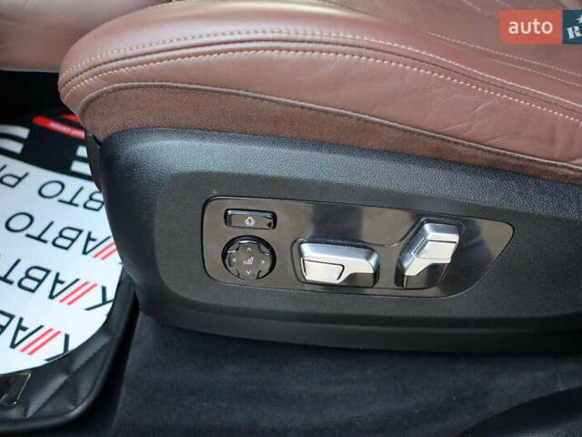 Черный БМВ X7, объемом двигателя 3 л и пробегом 115 тыс. км за 77900 $, фото 19 на Automoto.ua