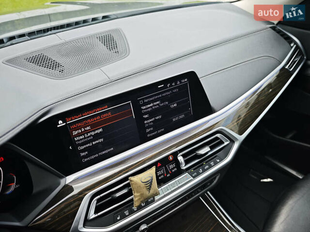 Чорний БМВ X7, об'ємом двигуна 3 л та пробігом 192 тис. км за 54700 $, фото 20 на Automoto.ua