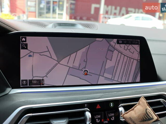 Черный БМВ X7, объемом двигателя 3 л и пробегом 115 тыс. км за 77900 $, фото 28 на Automoto.ua