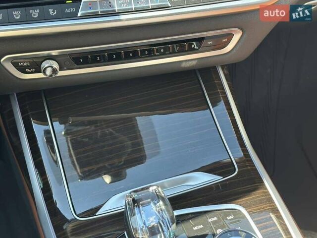 Черный БМВ X7, объемом двигателя 2.99 л и пробегом 40 тыс. км за 87999 $, фото 45 на Automoto.ua