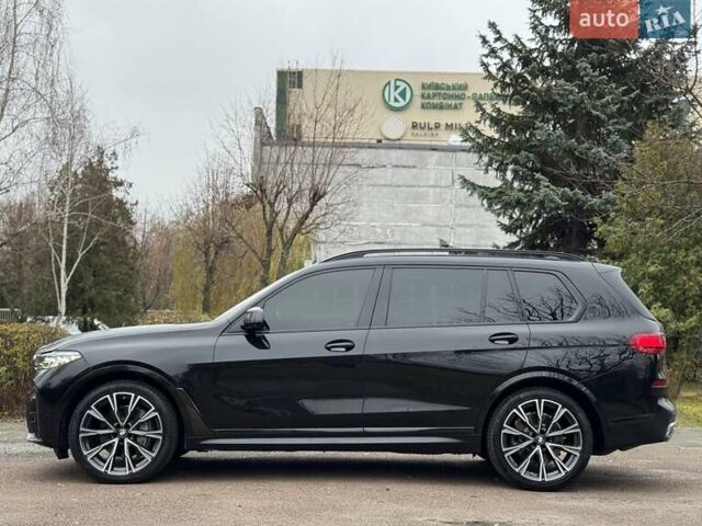 Черный БМВ X7, объемом двигателя 4.39 л и пробегом 38 тыс. км за 65000 $, фото 1 на Automoto.ua