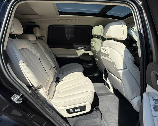 Черный БМВ X7, объемом двигателя 3 л и пробегом 180 тыс. км за 56000 $, фото 23 на Automoto.ua