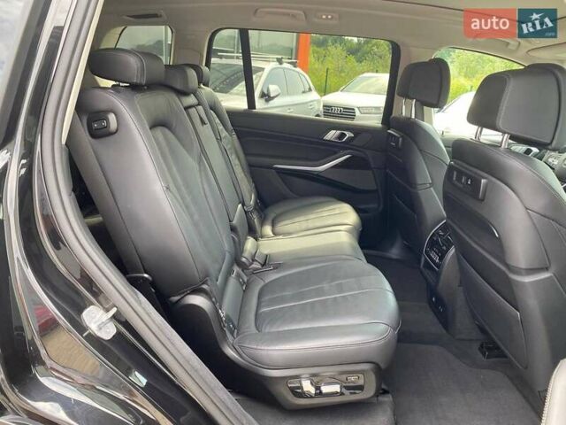 Черный БМВ X7, объемом двигателя 3 л и пробегом 37 тыс. км за 57900 $, фото 28 на Automoto.ua