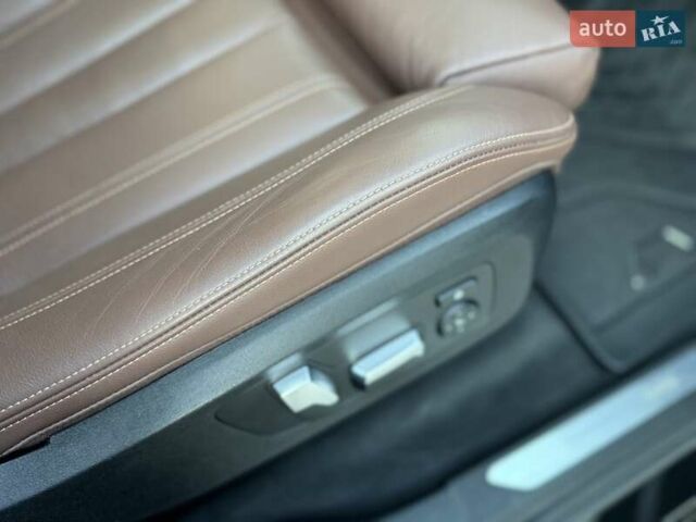 Черный БМВ X7, объемом двигателя 3 л и пробегом 59 тыс. км за 74900 $, фото 37 на Automoto.ua