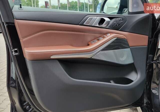 Черный БМВ X7, объемом двигателя 2.99 л и пробегом 108 тыс. км за 72000 $, фото 16 на Automoto.ua