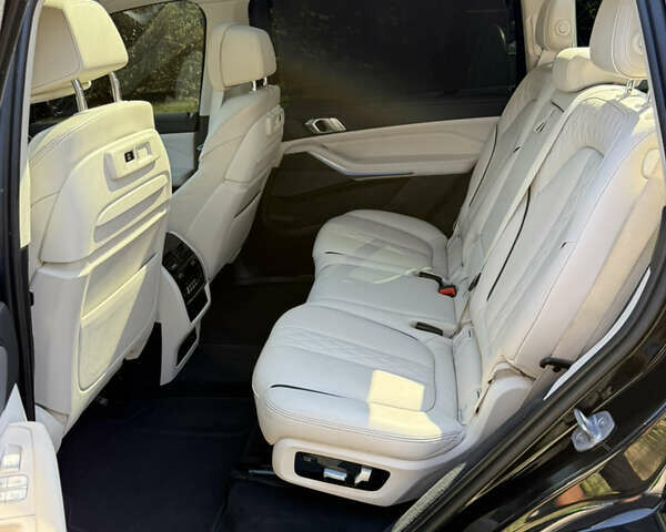 Черный БМВ X7, объемом двигателя 3 л и пробегом 180 тыс. км за 56000 $, фото 29 на Automoto.ua