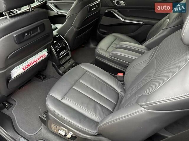 Черный БМВ X7, объемом двигателя 4.39 л и пробегом 38 тыс. км за 65000 $, фото 30 на Automoto.ua
